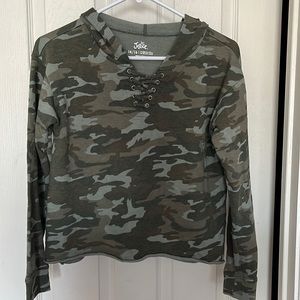 Girls Camo crop hoodie. Size 14/16. Justice